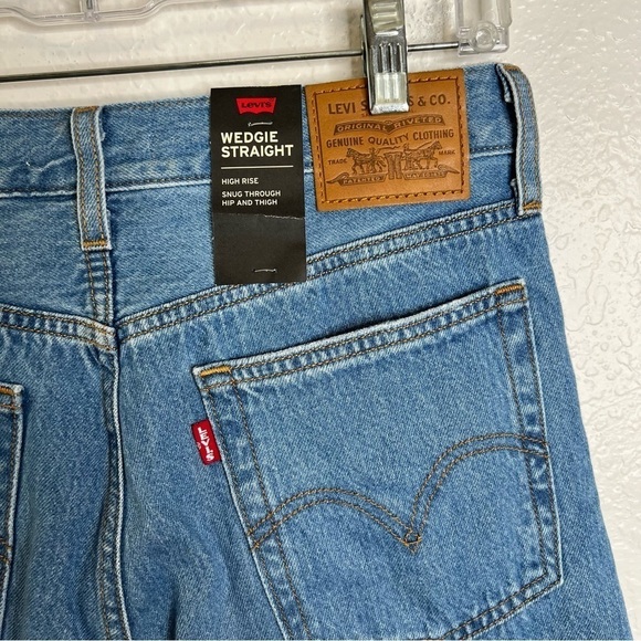Levi’s Jeans Women 27 Wedgie Straight High Rise Distressed button Fly raw hem  A - Picture 7 of 13